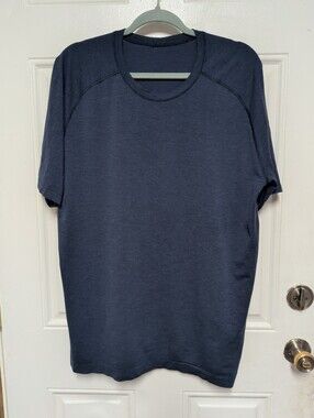 Lululemon Live In Practice Men's Short Sleeve Blue Shirt Size XL